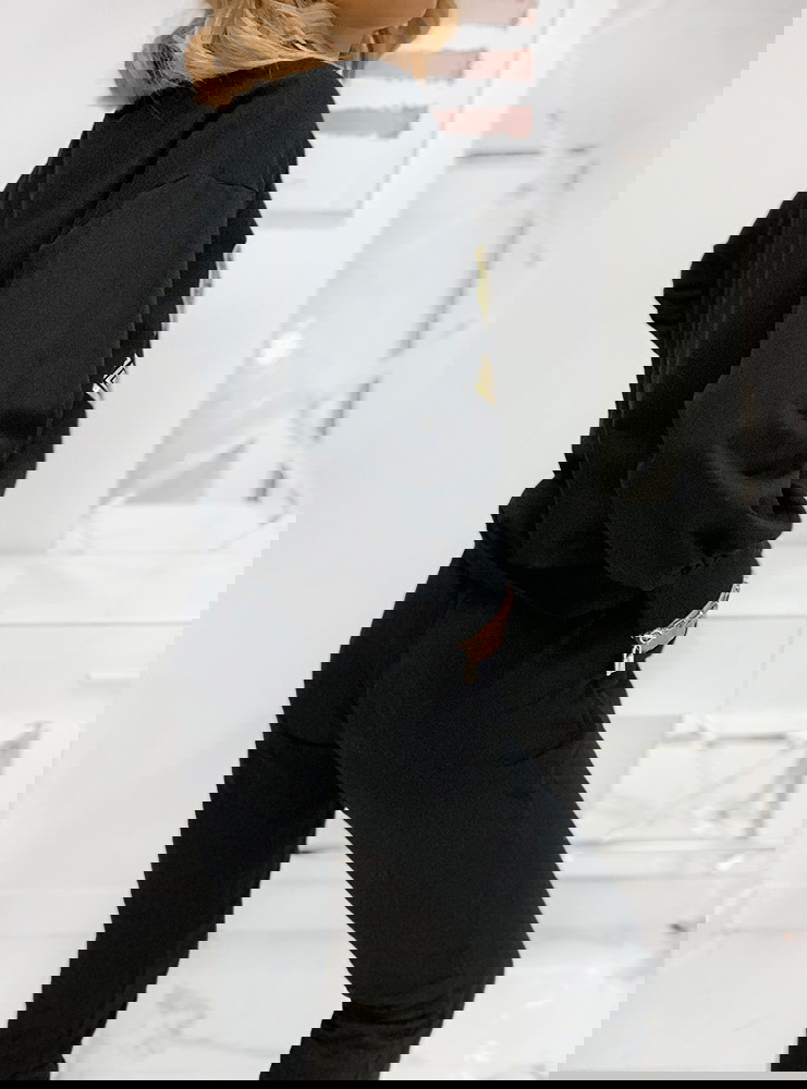 CZARNE DRESY Z APLIKACJĄ WOLFI