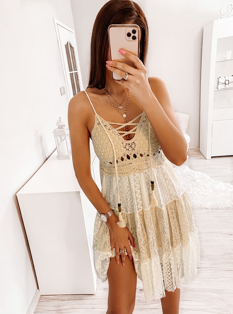 Biała sukienka z koronką Anitta
