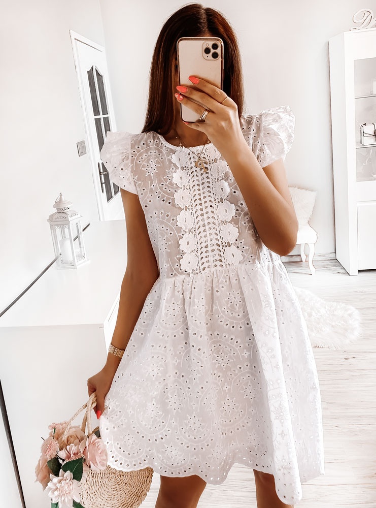 Biała ażurkowa sukienka Vearis