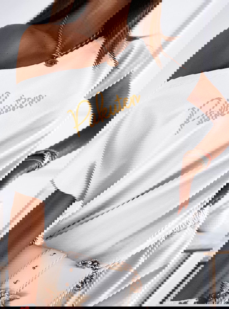 Biały logowany dres z szortami Kapri