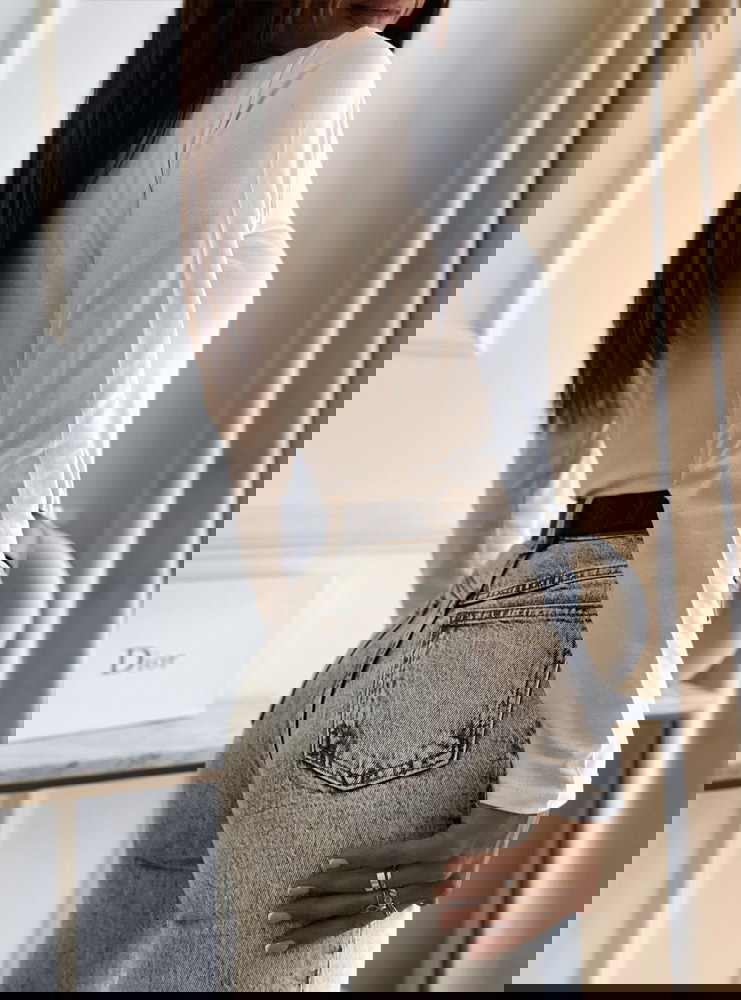 Biała bluzka na długi rękaw z...