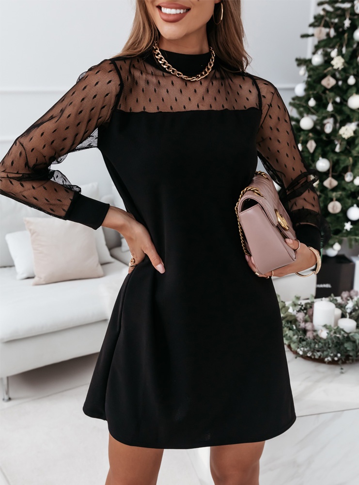Czarna trapezowa sukienka z tiulowymi...