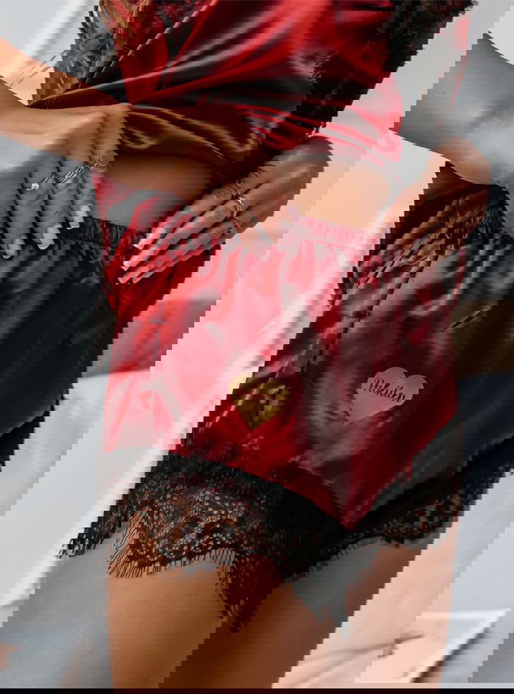 Bordowa satynowa logowana piżama z...