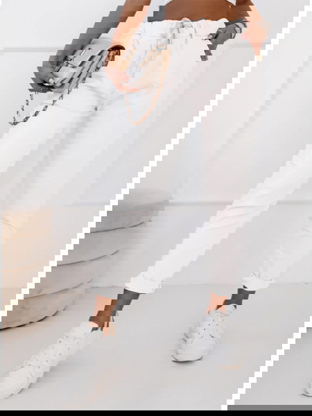 Białe spodnie z kieszeniami... 2