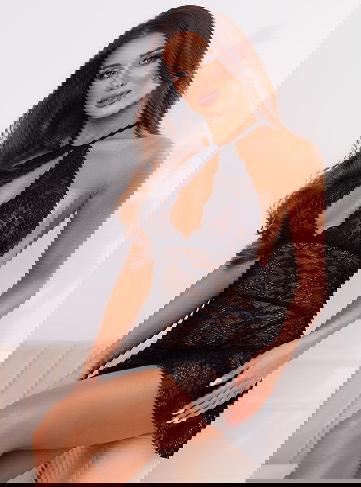 Czarny koronkowy zestaw bielizny...