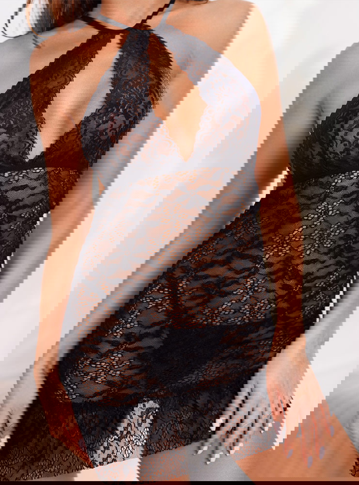 Czarny koronkowy zestaw bielizny...