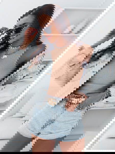 Beżowy top na ramiączka... 2