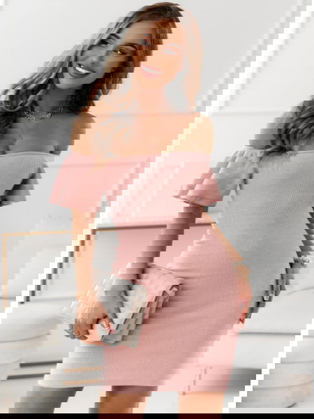 Pudrowa dopasowana... 2