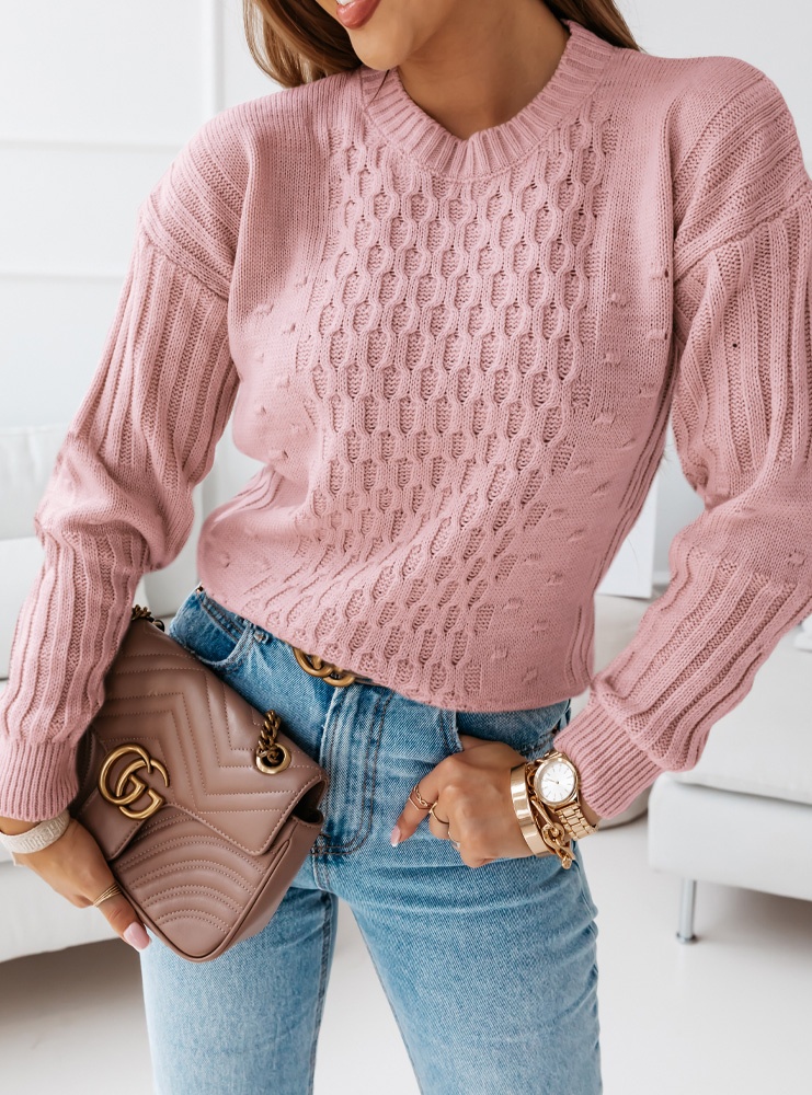 Pudrowy sweter z ozdobnym splotem Lace