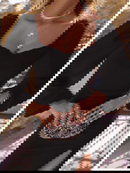 Czarna sukienka z... 2