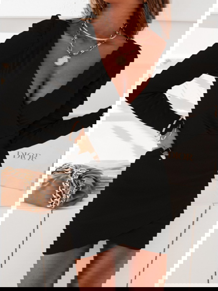 Czarna sukienka z... 2