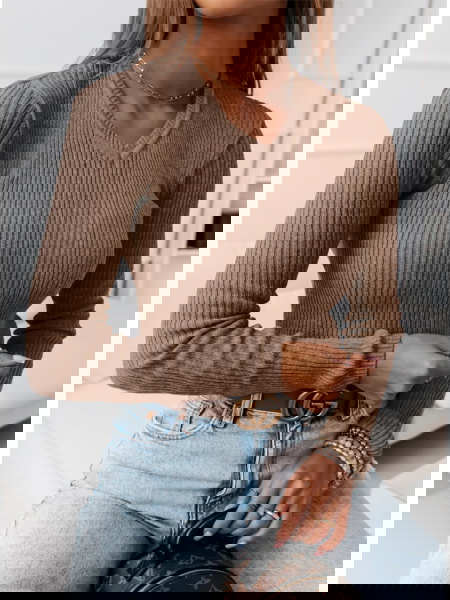 Sweterek z dekoltem w serek... 2