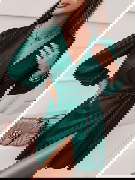 Satynowa sukienka... 2