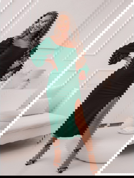 Sukienka z rozcięciem... 2