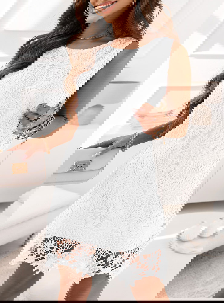 Biała koronkowa sukienka Selloopa