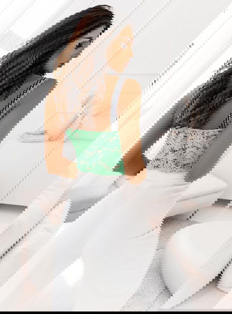 Miętowe koronkowe body z ozdobnymi...