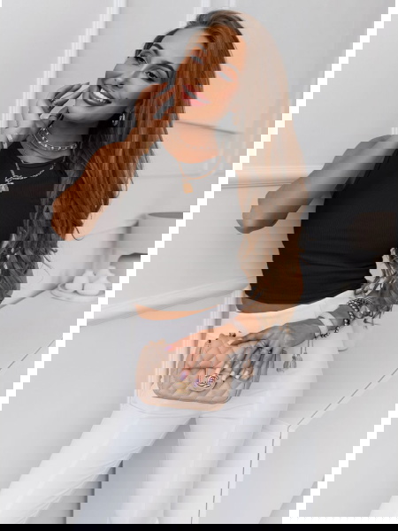 Czarny top na ramiączka Chaina 2