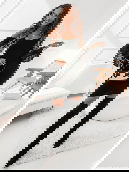 Czarna dopasowana... 2