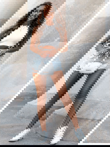 Biała bluzka crop top z... 2