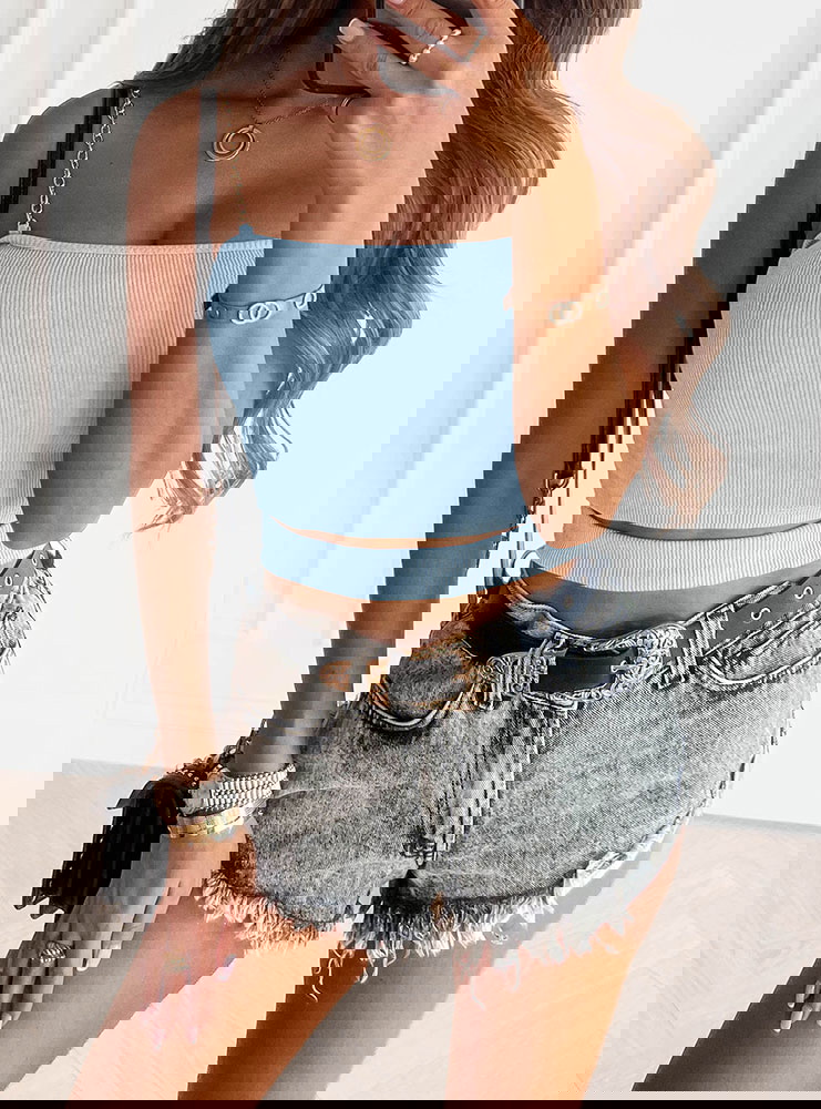 Błękitny prążkowany top na...