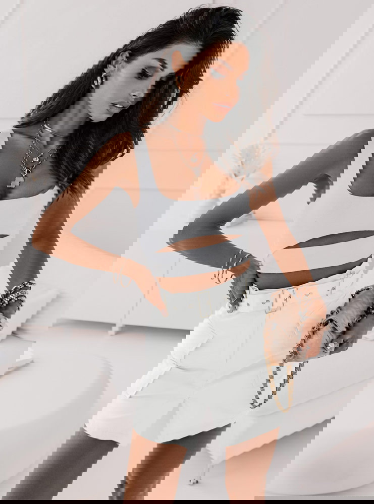 Biała spódniczka z kieszeniami Wertko