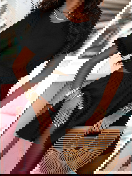 Czarna rozkloszowana... 2