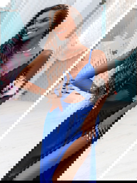 Chabrowa sukienka midi z... 2