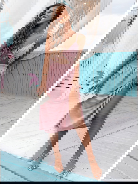 Sukienka midi z wycięciem... 2