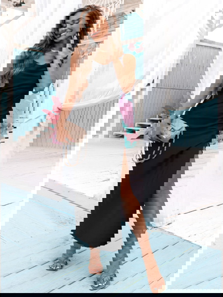 Czarna satynowa długa... 2