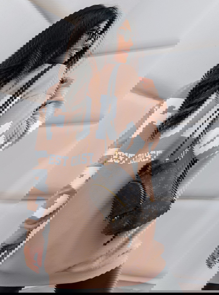 Beżowa długa bluza z napisami Violenna