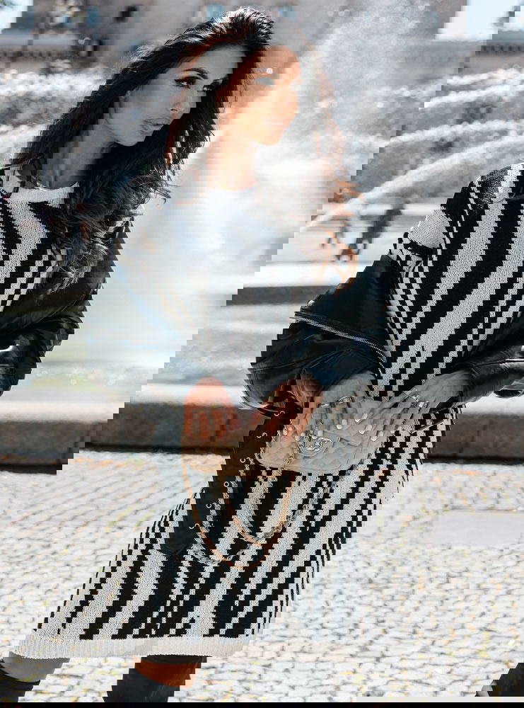 Wzorzysta swetrowa sukienka Lanise -...