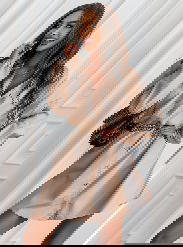 Jasnobeżowa koszulowa sukienka z...