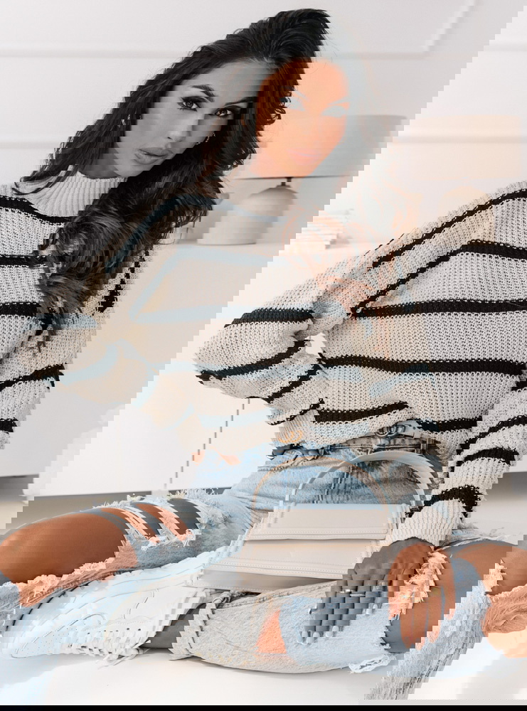 Sweter z półgolfem Moretiaa - wzór 3