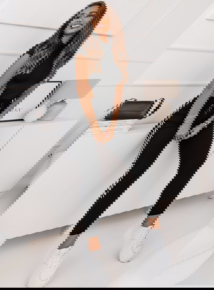 Czarne spodnie dresowe z napisem Choleyy