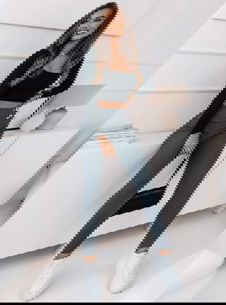 Grafitowe prążkowane legginsy Hesalii