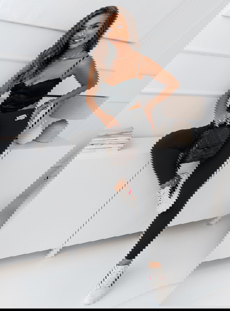 Czarne prążkowane legginsy Aileenn