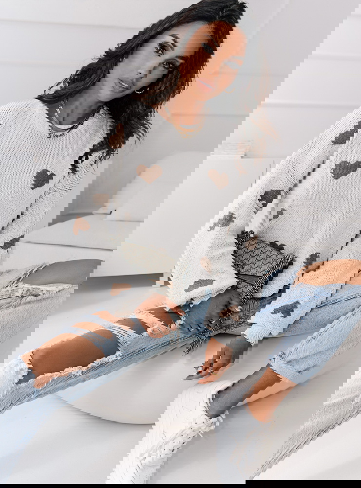 Wzorzysty sweter w serduszka Sivela -...