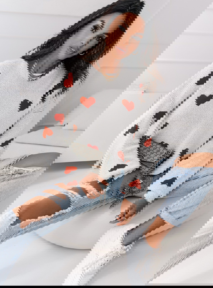 Wzorzysty sweter w serduszka Sivela -...