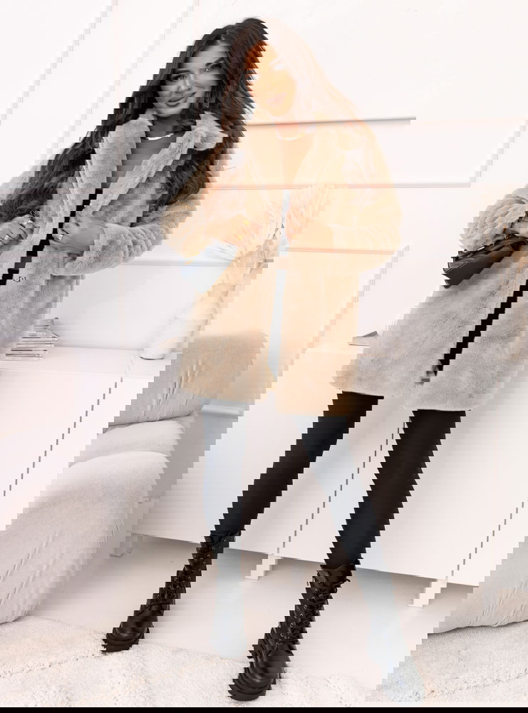 Beżowy płaszcz pluszowy Annick