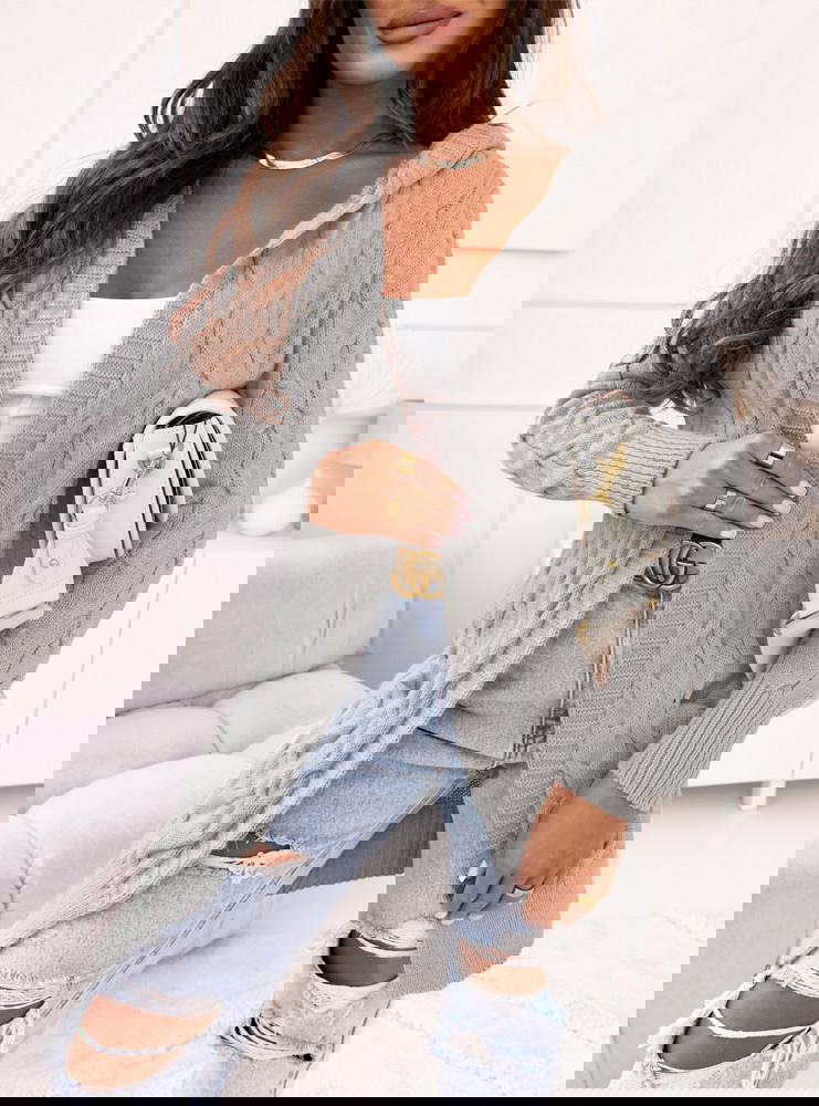 Szary pleciony kardigan z kapturem...