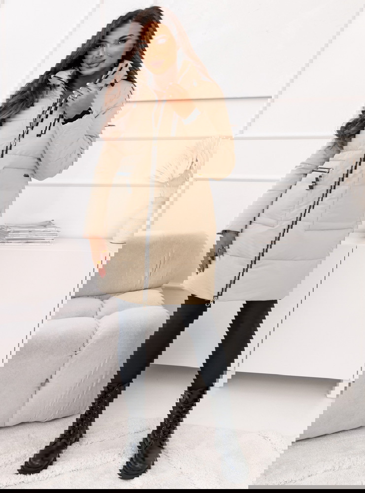 Beżowa pikowana kurtka z kieszeniami...