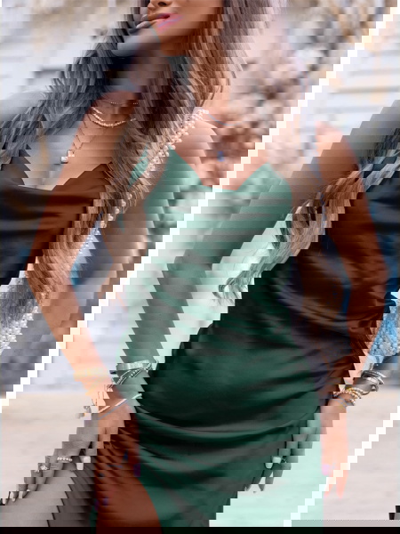 Satynowa długa sukienka na... 2