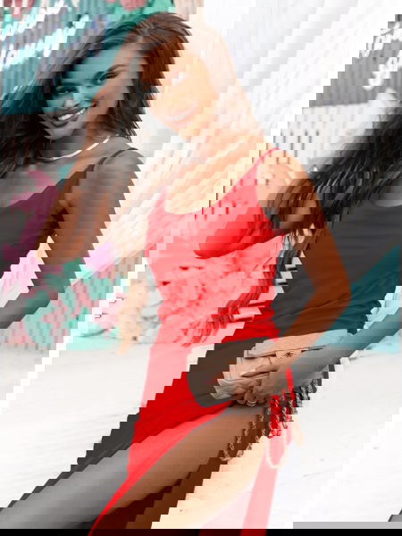 Malinowa satynowa długa... 2