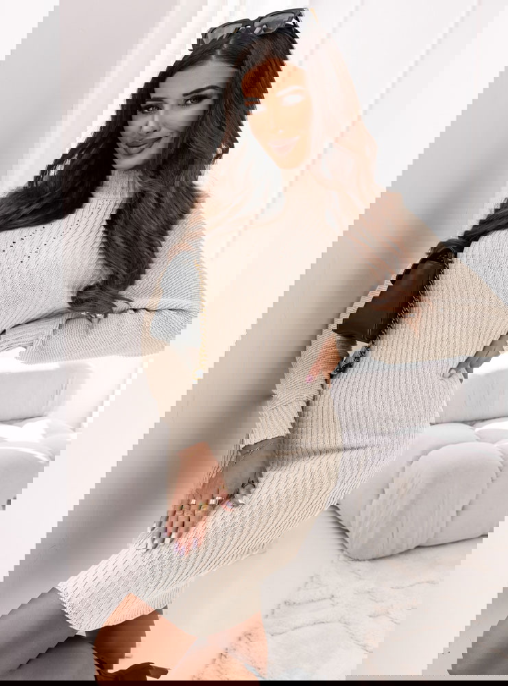 Beżowa sukienka swetrowa Aurelie