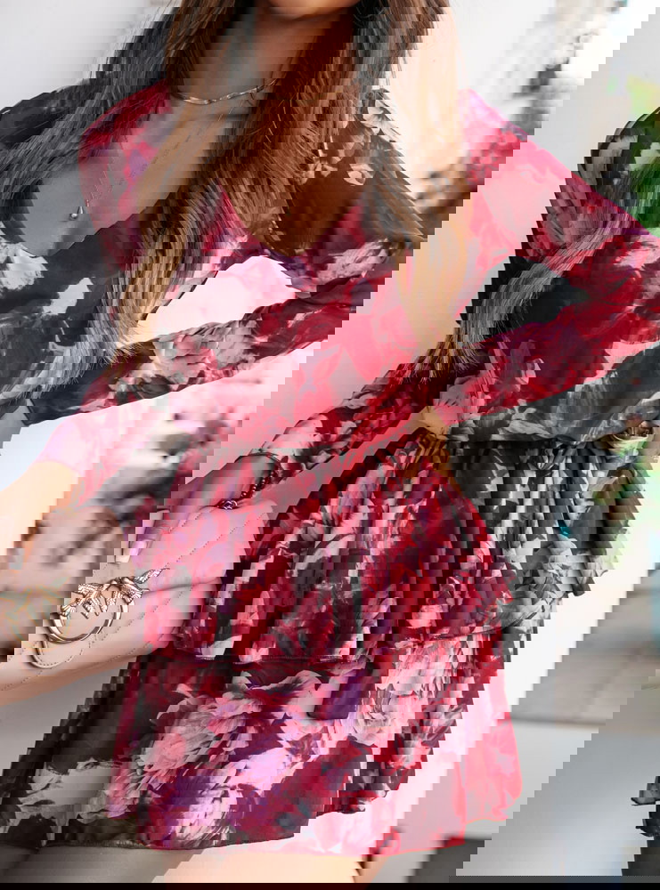 Wzorzysta sukienka z falbankami i...