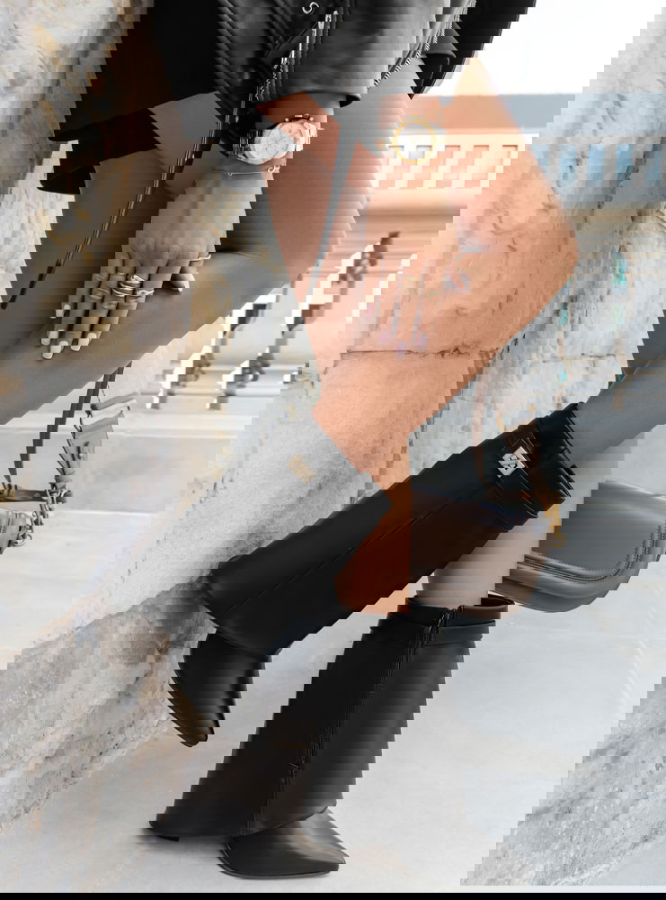 Czarne botki z ozdobna klamrą Doriane