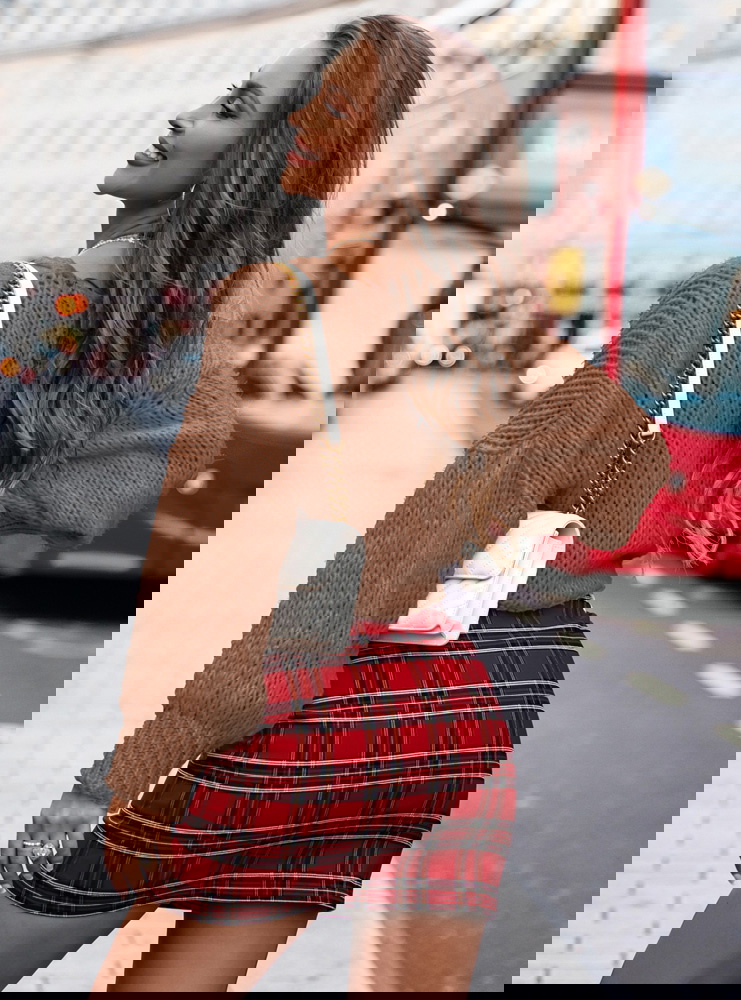 Moherowy sweter zapinany na guziki...