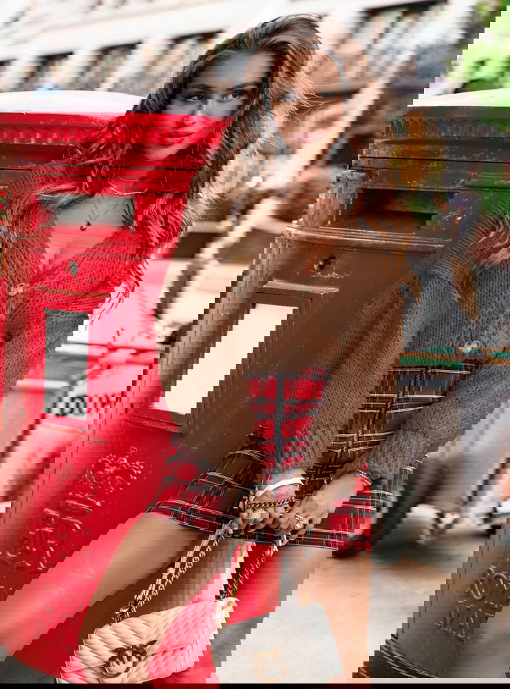 Moherowy sweter zapinany na guziki...