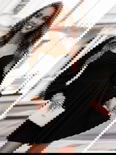 Czarna sukienka z... 2