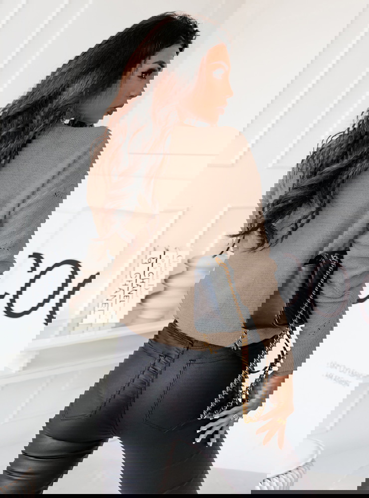 Rozpinany sweterek o ażurowym splocie...